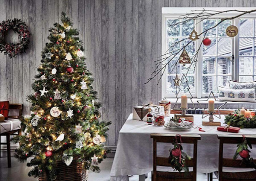 Trang trí nhà hàng đón noel bằng cây xanh