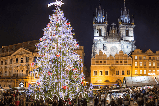 Trang trí mặt trước khu du lịch mùa noel