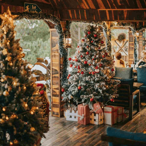 Trang trí đại sảnh khu du lịch mùa noel