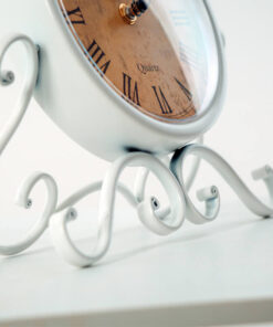 Đồng hồ kim loại sắt kim La Mã Châu Âu để bàn sang trọng.