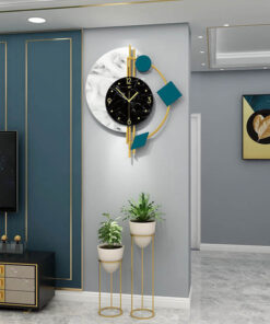 Đồng hồ treo tường bán nguyệt đá hoa cương sang trọng1