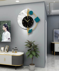Đồng hồ treo tường bán nguyệt đá hoa cương sang trọng1