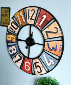 Đồng hồ treo tường hình tròn dạng biển số độc đáo 60cm.()